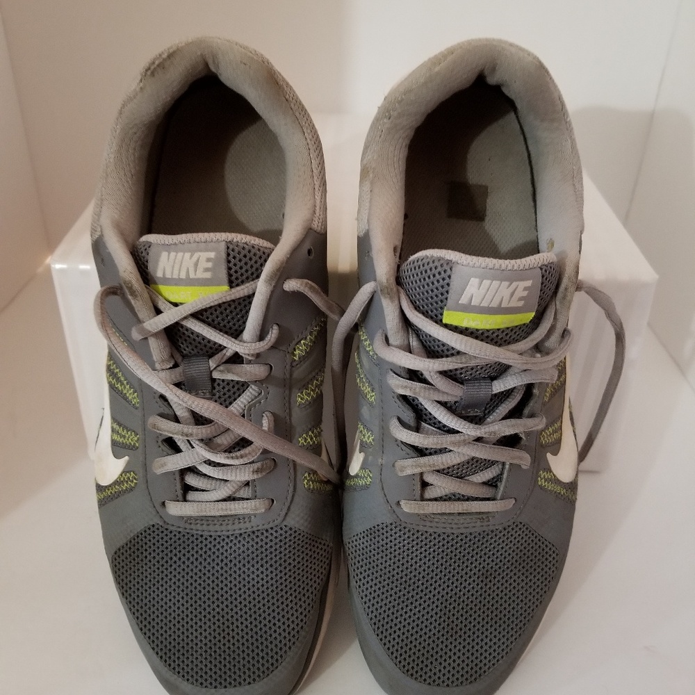 Nike Dart XII Sneakers